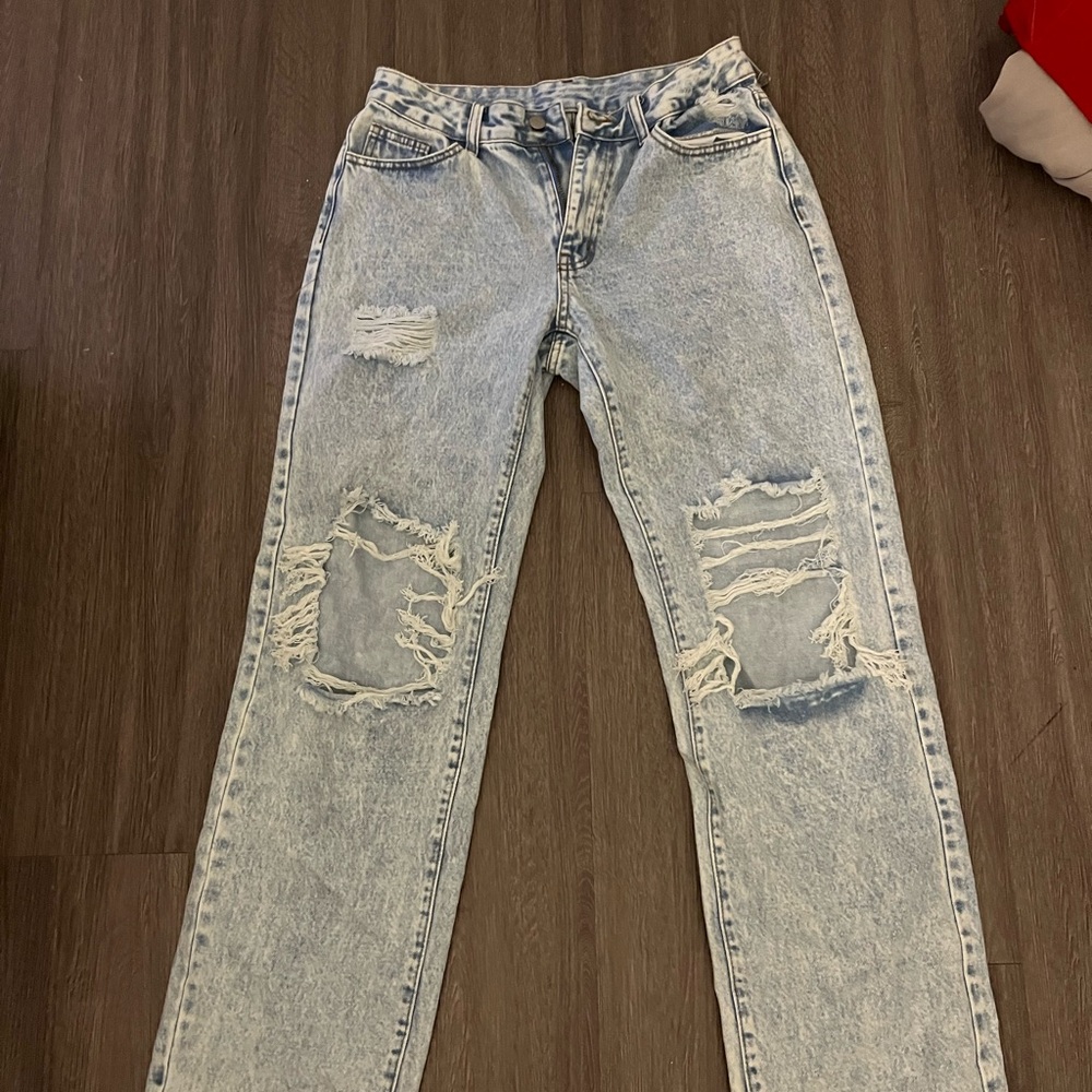 Wide leg Ripped jeans